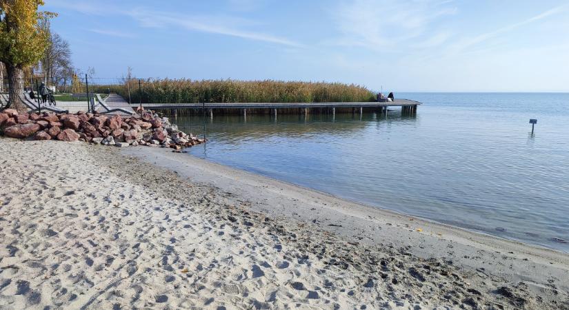 Megint varázsolt egyet, sőt, inkább kettőt a Balaton