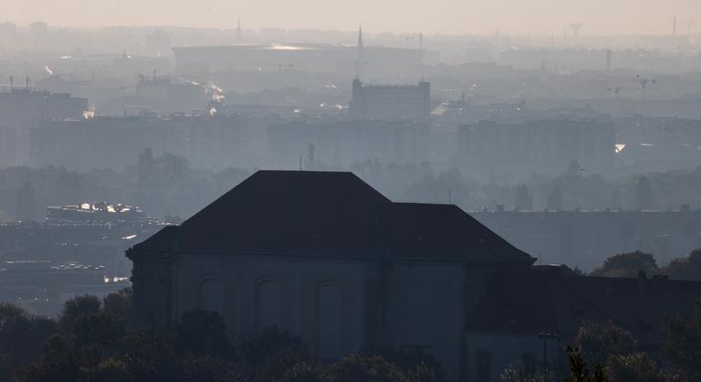 Ködös, esős idővel indul a hét, majd csak hétvégén lélegezhetünk fel