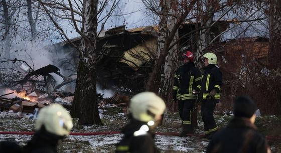 Lakóépületre zuhant egy teherszállító gép Vilniusban