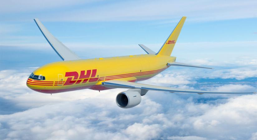 Egy lakóház udvarára csapódott a DHL teherszállító repülője