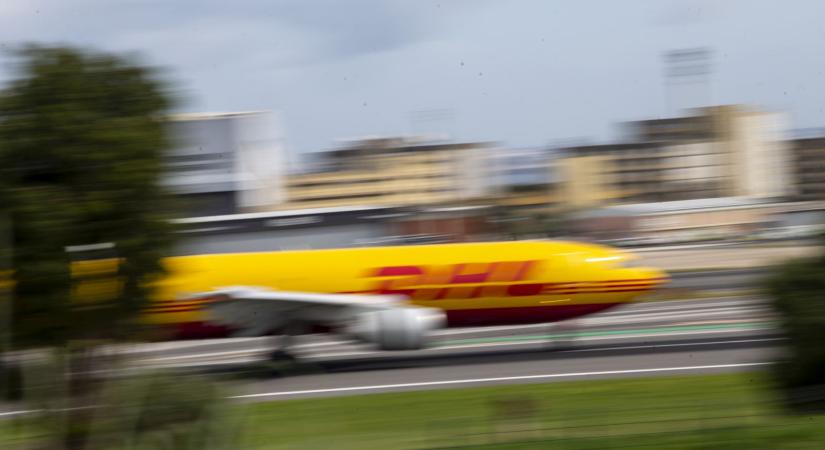 Lakóépületekre zuhant a DHL Lipcséből indult repülőgépe, egy halálos áldozata már biztosan van a tragédiának