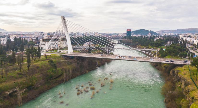 Lelépnél az országból? Itt még magyar fizetéssel is milliomosként élhetsz, Budapesttől sincs messze