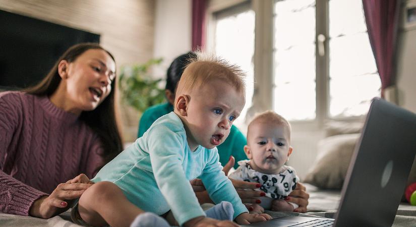 Jól jöhet egy kis ingyenpénz: fizetnek a vizsgákért, ha baba mellett tanulunk