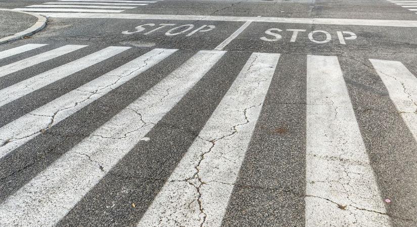 Levágta az utat, kamionnal hajtottak át a kaposvári nő lábán