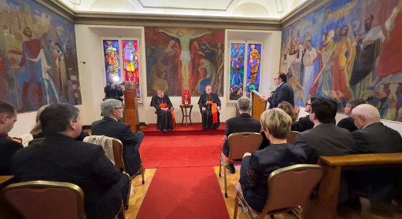 Cardinal Peter Erdo Receives High Ecclesiastic Award