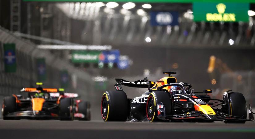 Verstappen: McLarennel, Ferrarival is nyertem volna