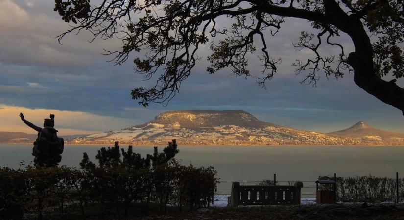 Különleges arcát mutatta a Balaton, csodás fotók készültek róla