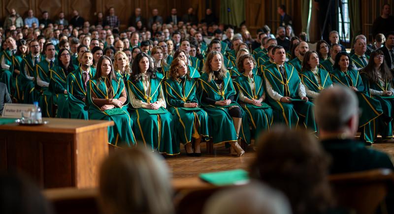 Doktorokat és díszdoktorokat avattak a Debreceni Egyetemen – itt a névsor