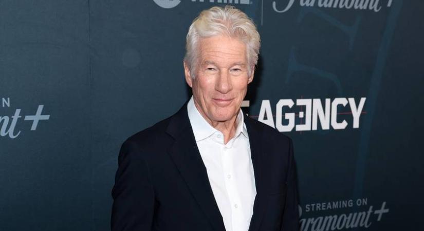 Richard Gere 24 éves fia szívdöglesztő volt a vörös szőnyegen: Homer sármos, mint az apja