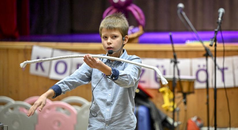 Szívébe zárta a fiatal bűvészt a polgári közönség