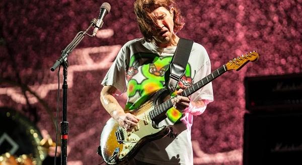 Így tudta meg John Frusciante technikusa, hogy a gitáros visszatér a Red Hot Chili Peppers-be