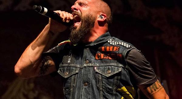 Új énekest keresett volna a Killswitch Engage?