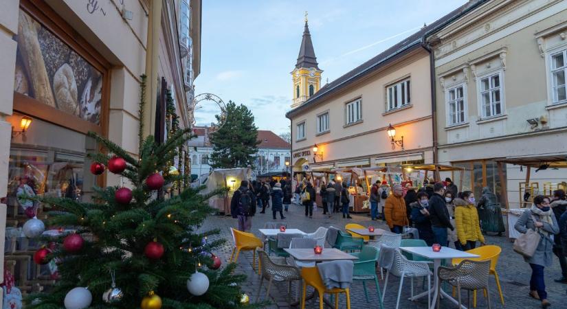 Ilyen volt, ilyen lett: kifosztották az adventi kiállítást a megyei jogú városban