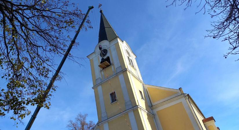 Gábriel már a toronyban szól (videó)