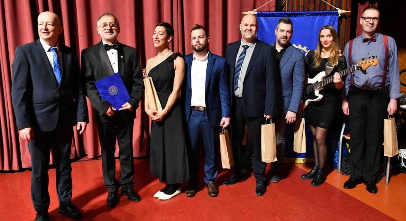 Fergeteges koncert a jó ügyért – A Rotary Club Szombathely a kórház szemészeti osztályának alapítványát támogatja - fotók