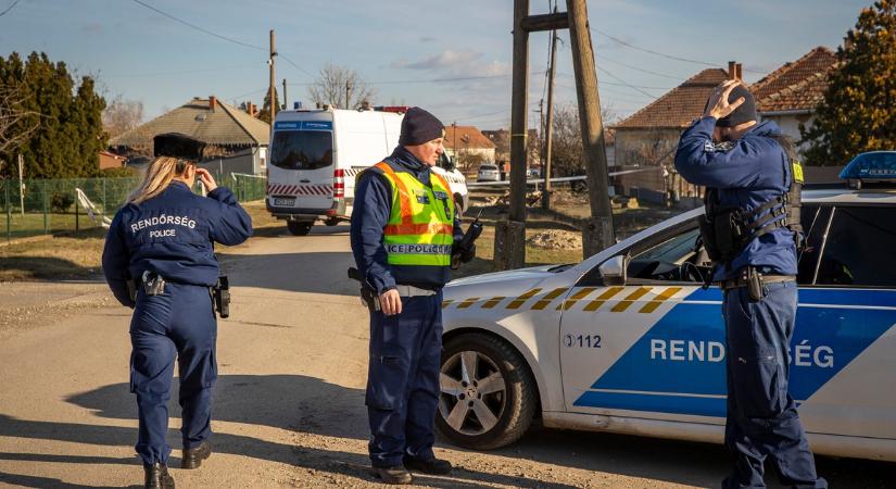 Döbbenetes, amit közzétettek az Almásfüzitőnél történt horrorbalesetről: így szakította darabokra két vonat a sínekre csúszott autót