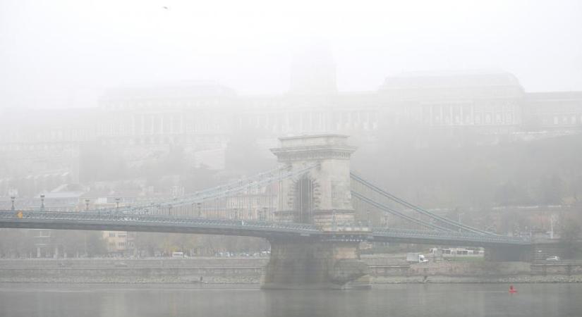 Sűrű köddel indul a szerda, nyolc vármegyére figyelmeztetést adtak ki