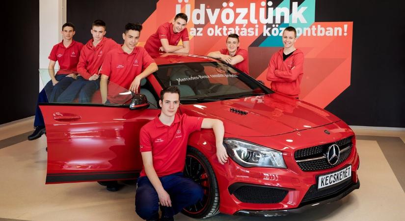 Tizennégyféle képzéssel várja a végzős diákokat a kecskeméti Mercedes-Benz Gyár