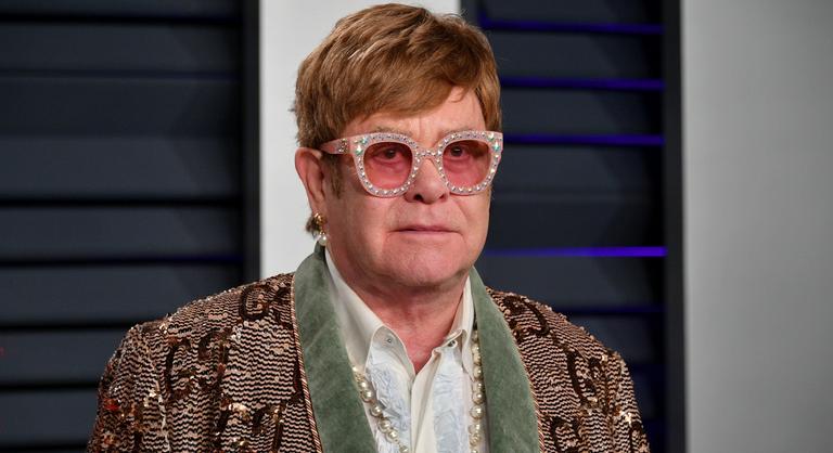 Elton John: Már négy hónapja nem látok