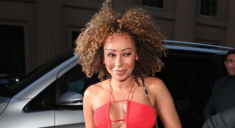 Mel B levetkőzött és megmutatta a világnak a pucér hátsóját – fotó, videók