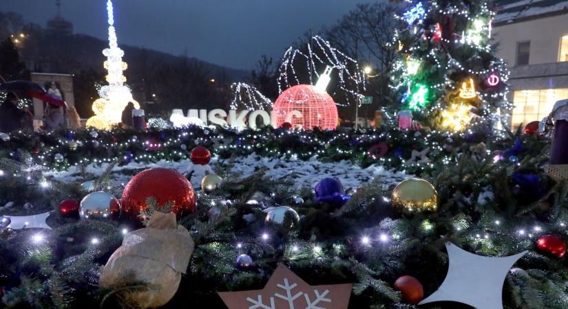 Felkapcsolják az ünnepi fényeket – kezdődik az adventi programsorozat Miskolcon