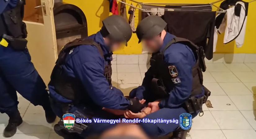 Rács mögé kerültek a drogdílerek (Videó)