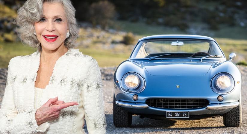 Látta már Jane Fonda lélegzetelállító 58 éves azúrkék Ferrariját? Most eladó! – képgaléria