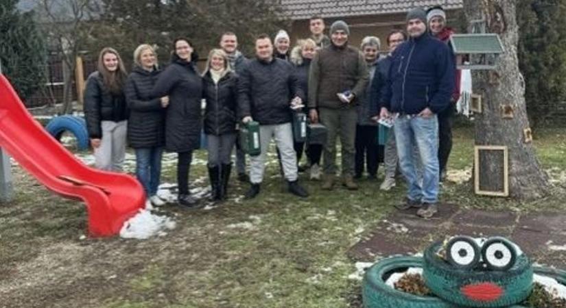 Önkéntesek szépítették a borsodi falu óvodáját (fotókkal, videóval)