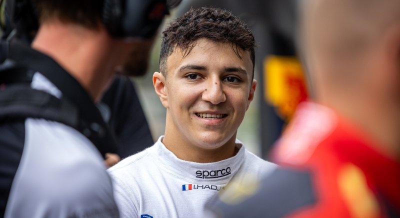 Megerősítve: Hadjar vezetheti Verstappen Red Bullját Abu Dhabiban