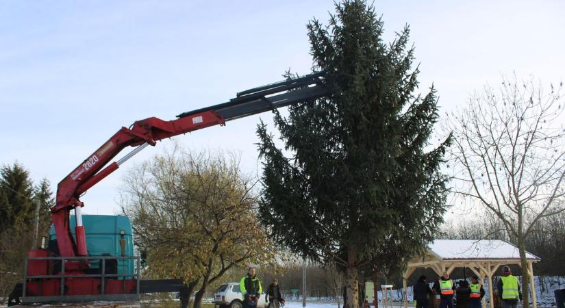 Hajdúsámsonban is kigyúlnak a karácsonyi fények