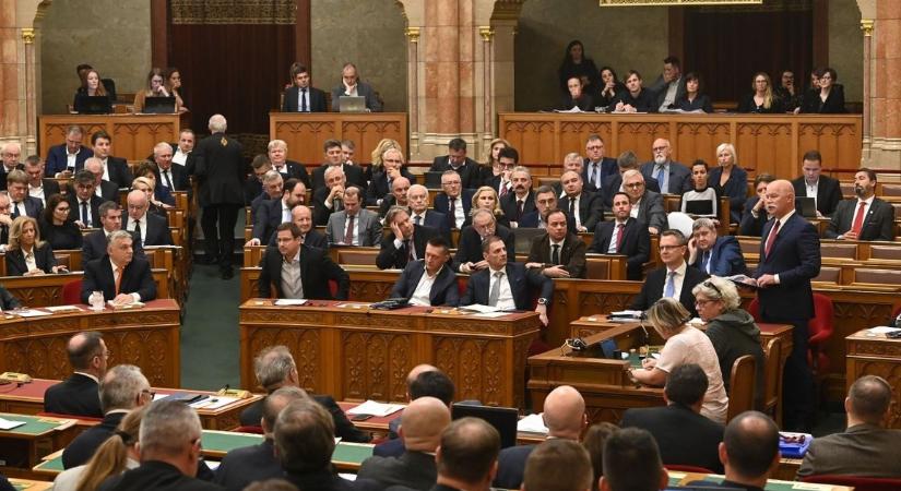 A parlament megkezdte a jövő évi költségvetésről szóló törvényjavaslat általános vitáját.