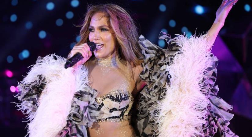 Az 55 éves Jennifer Lopez bőre így néz ki valójában: nem olyan babaarcú, mint az Instáján