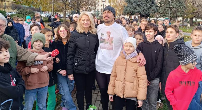 A Hősök teréről a Hősök terére futott a nyíregyházi agydaganatos kislányért (videóval)