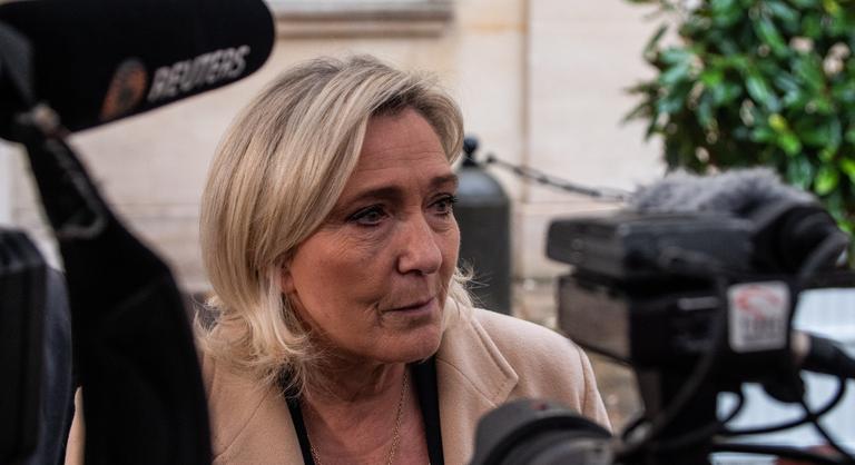 Véget ért Marine Le Pen tárgyalása, de csak márciusban derül ki, indulhat-e a következő elnökválasztáson