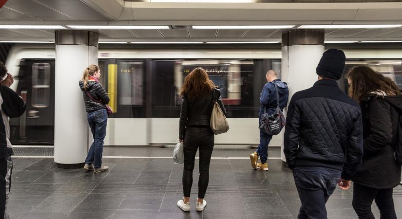 Ne megszokásból utazz ma reggel! A teljes vonalon leállt a kettes metró, ezzel mehetsz helyette