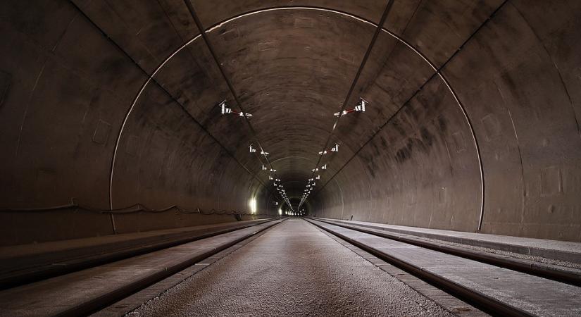 M2-metróhiba csütörtök reggel: ha ilyen baj van, azonnal leáll minden szerelvény