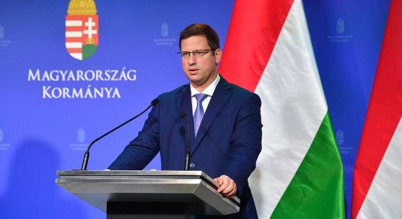 Gulyás Gergely: Újabb 6 hónappal meghosszabbítjuk a kamatstopot