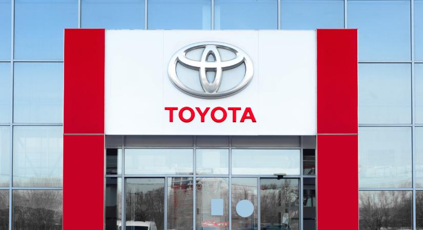 Váratlan dolgot közölt a Toyota: sokan fognak örülni, ilyen régen volt a japán autóóriásnál