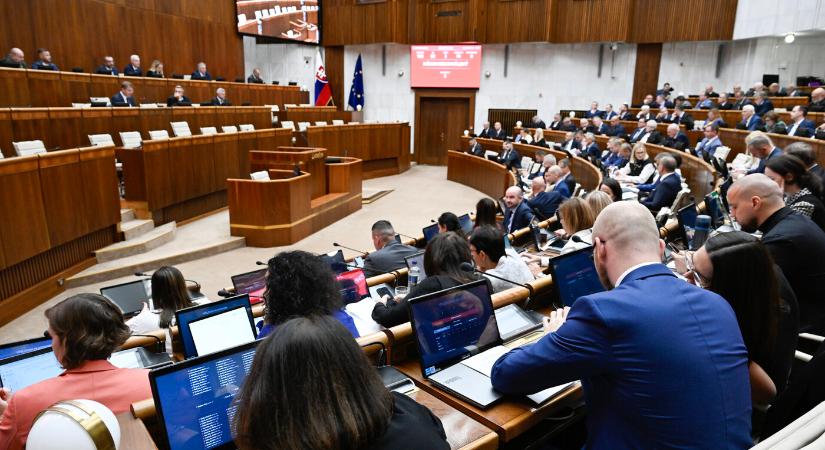 Döntött a parlament, egy lépéssel közelebb a Covid-amnesztiák bevezetése