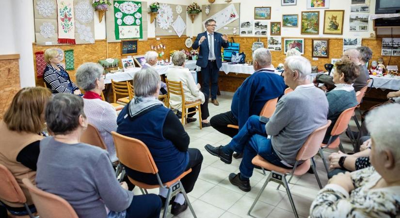 20 éves a tatai Sorstársak éves alkotói kiállítása