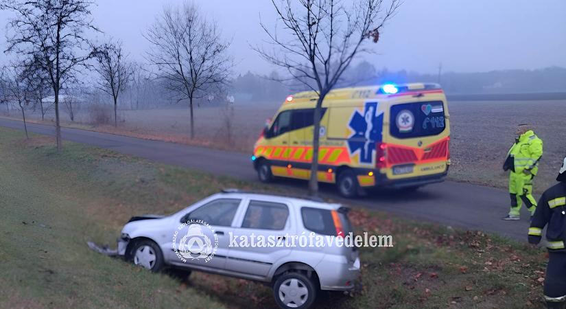 Letért az útról, majd árokba hajtott egy autó Békéscsaba külterületén