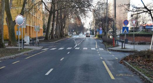 Párás ablak miatt gázolt a zebrán az idős sofőr