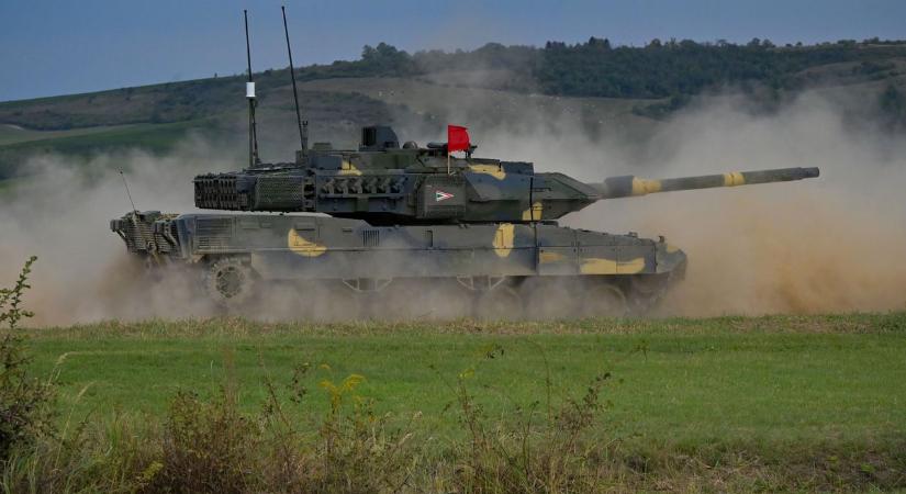 Leopard tank gördül ma éjjel kelet felől Budapestre