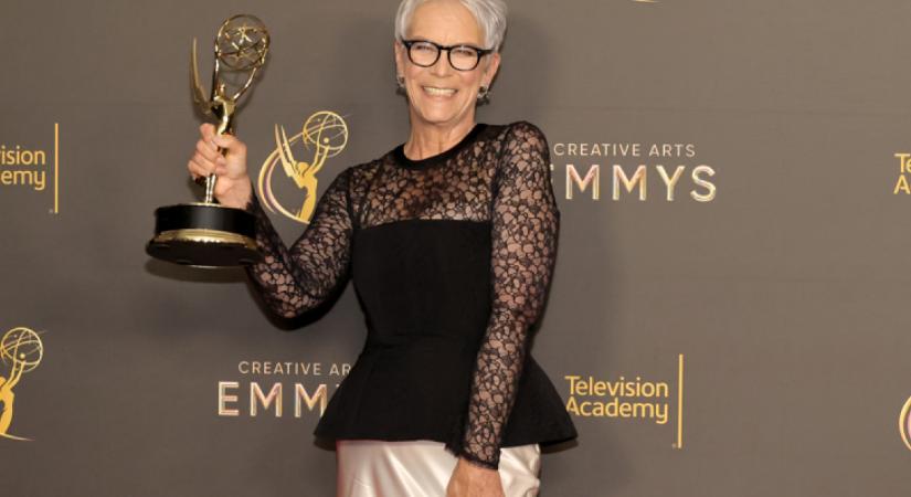 Smink nélküli fotót mutatott magáról Jamie Lee Curtis: ámulatba ejtette a rajongóit a 66 éves színésznő