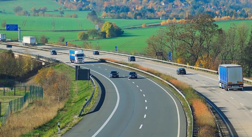 Holttestet találtak az este az M3-as autópályán