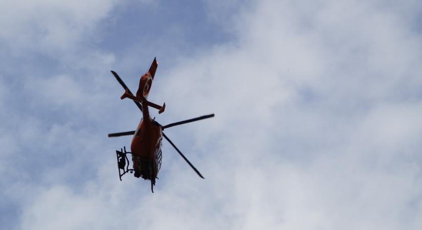 Friss hír! Két busz karambolozott Debrecenben, mentőhelikopter is a helyszínen