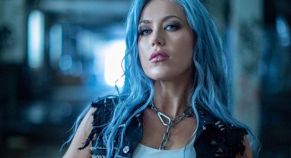 A szőrmeipar beszüntetéséért kampányol Alissa White-Gluz, az Arch Enemy énekesnője