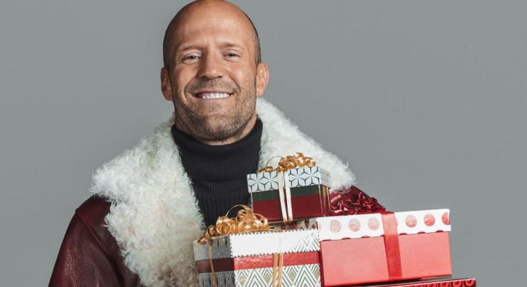 Jason Statham karácsonyi harckocsiparancsnoknak áll