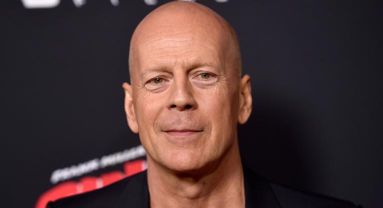 Megható ajándékot kapott a gyógyíthatatlan beteg Bruce Willis a lányaitól