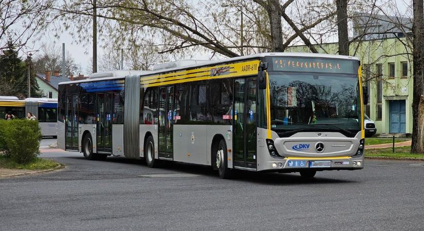 Baleset miatt két debreceni busz is terelőútvonalon jár